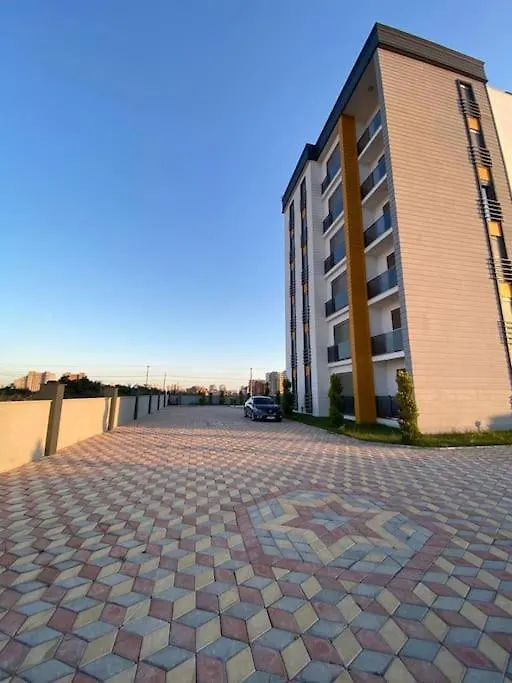 Apartment Havalimani Ve Alisveris Merkezlerine Yakin Havuzlu Daire Aksu