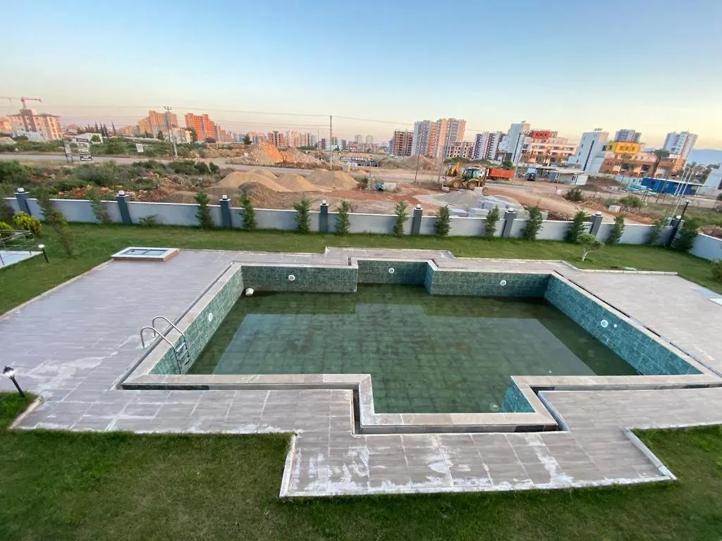 Apartment Havalimani Ve Alisveris Merkezlerine Yakin Havuzlu Daire Aksu