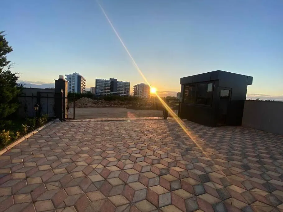 Apartment Havalimani Ve Alisveris Merkezlerine Yakin Havuzlu Daire Aksu